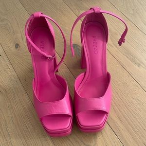 Arezzo Pink Platform Sandals